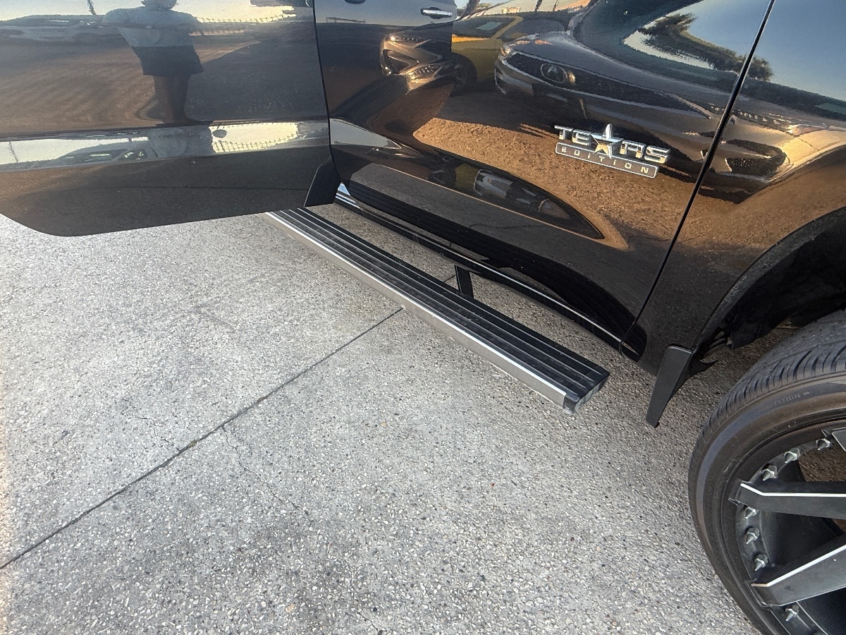 2022 Chevrolet Silverado 1500 LTZ Texas Edition photo 12