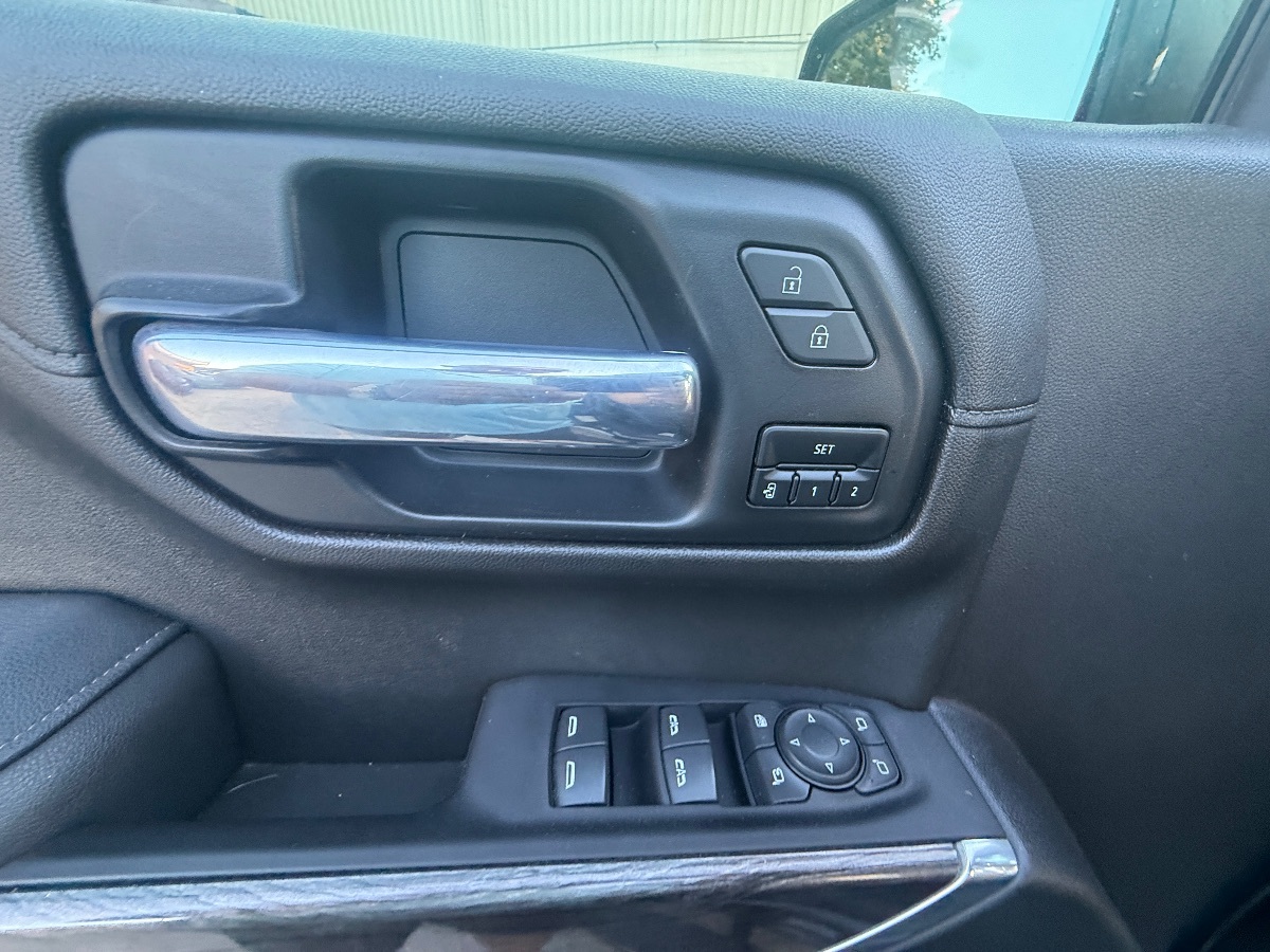 2022 Chevrolet Silverado 1500 LTZ Texas Edition photo 21