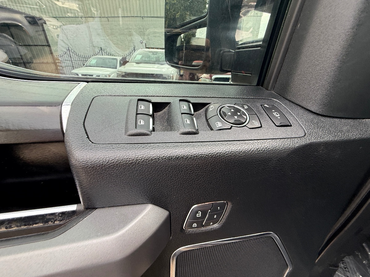 2019 Ford F-250 Platinum photo 23