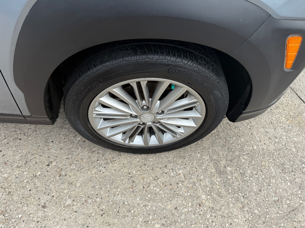 2020 Hyundai Kona SEL photo 8