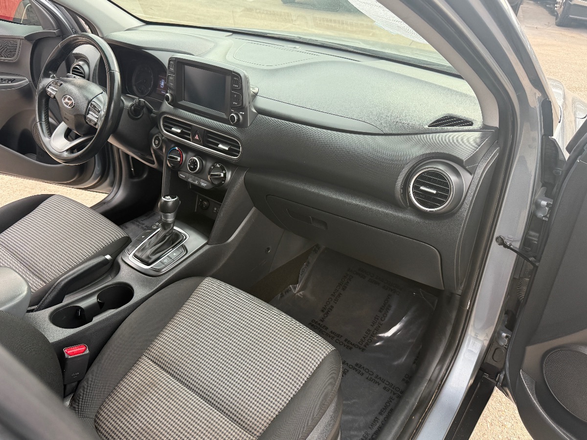 2020 Hyundai Kona SEL photo 9