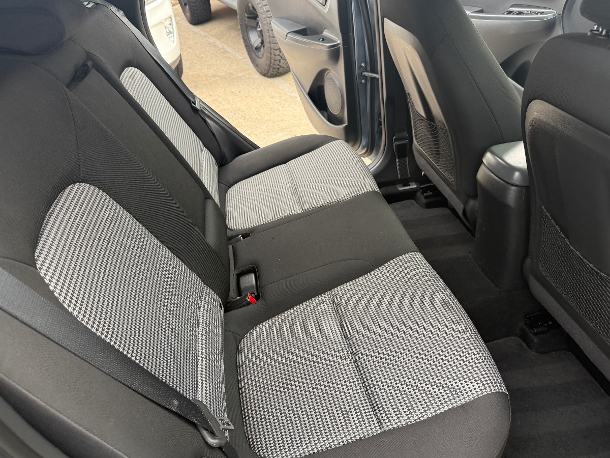 2020 Hyundai Kona SEL photo 11