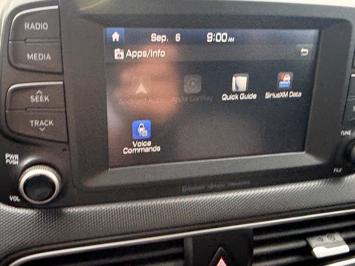 2020 Hyundai Kona SEL photo 24