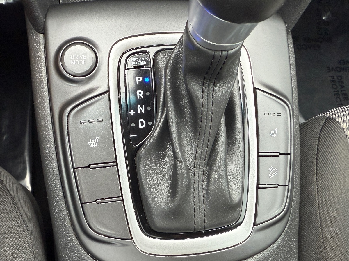 2020 Hyundai Kona SEL photo 27