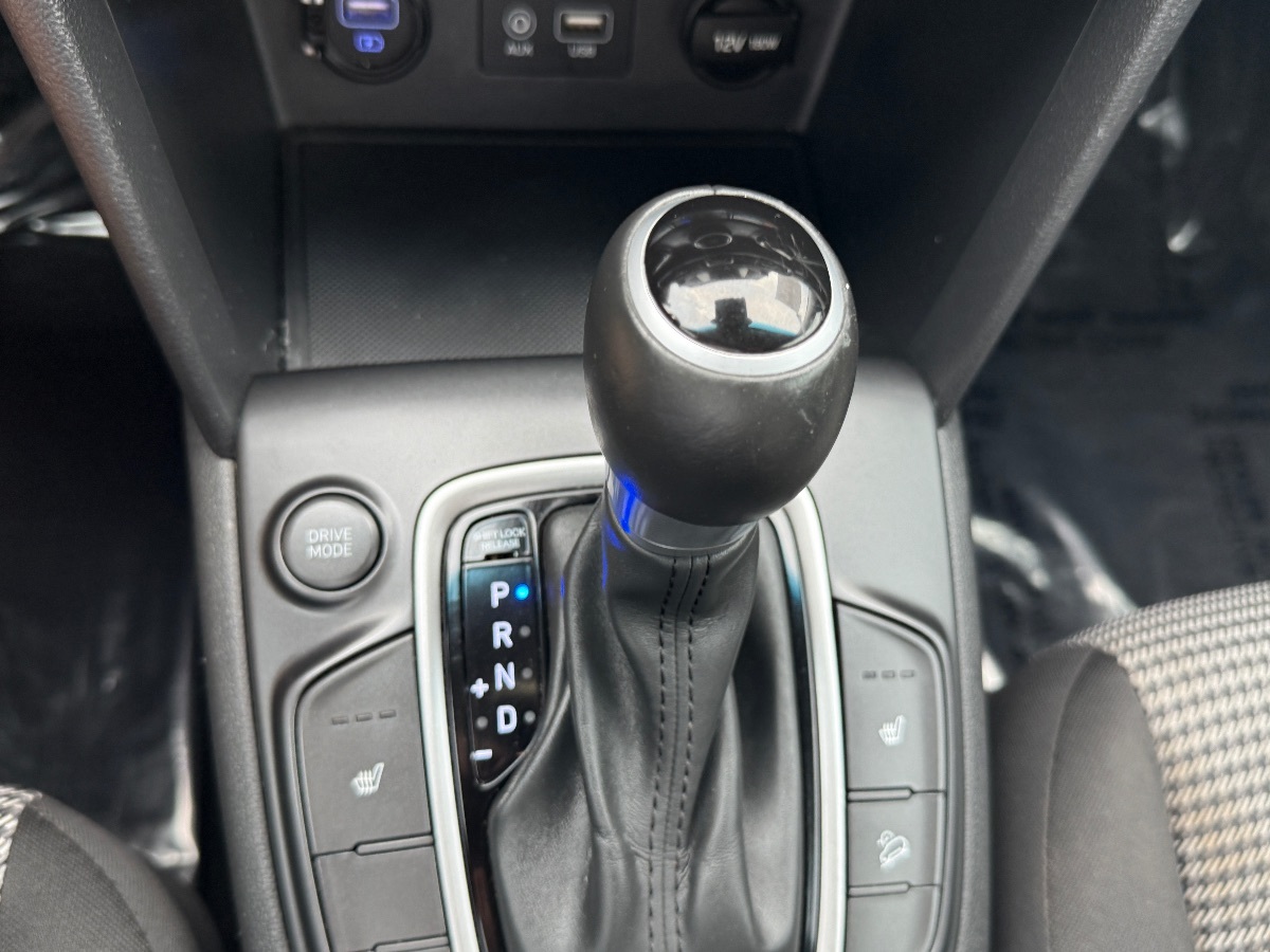 2020 Hyundai Kona SEL photo 28