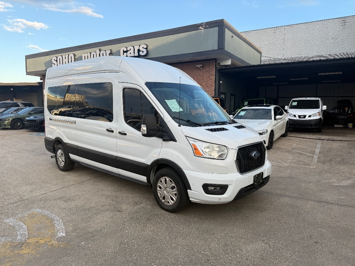 2022 Ford Transit Passenger XLT photo 3