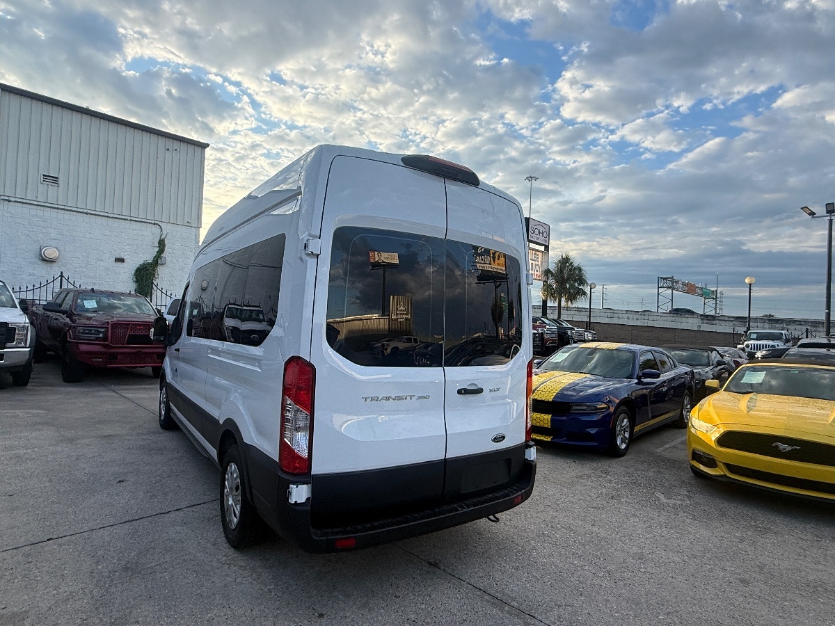 2022 Ford Transit Passenger XLT photo 7