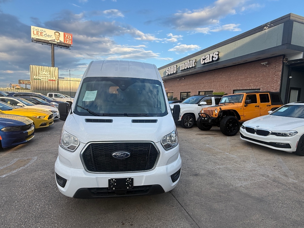 2022 Ford Transit Passenger XLT photo 9