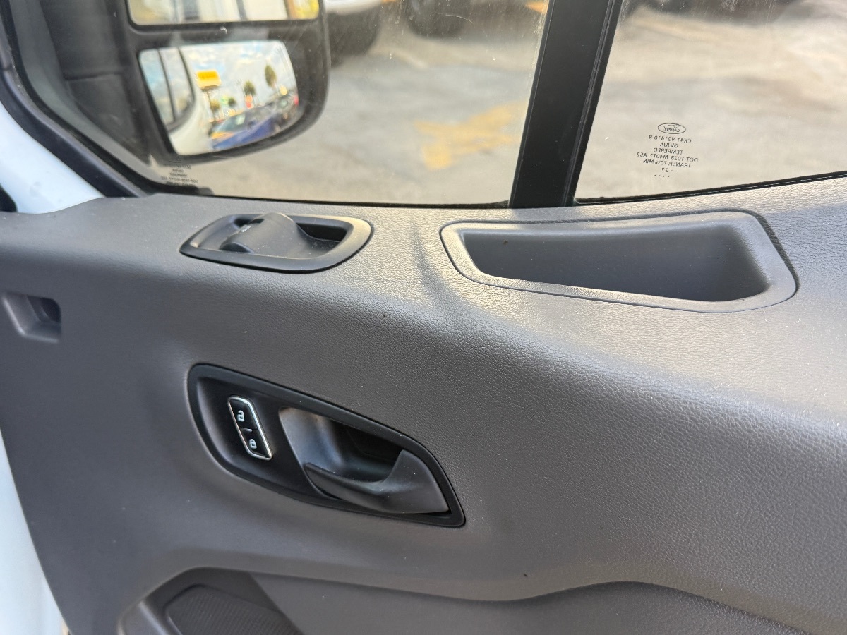 2022 Ford Transit Passenger XLT photo 14