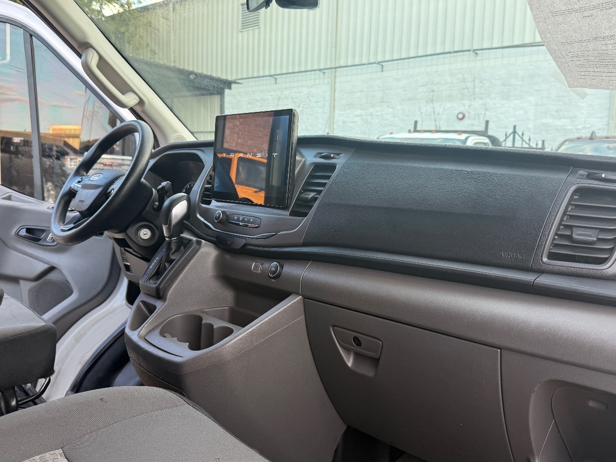 2022 Ford Transit Passenger XLT photo 15
