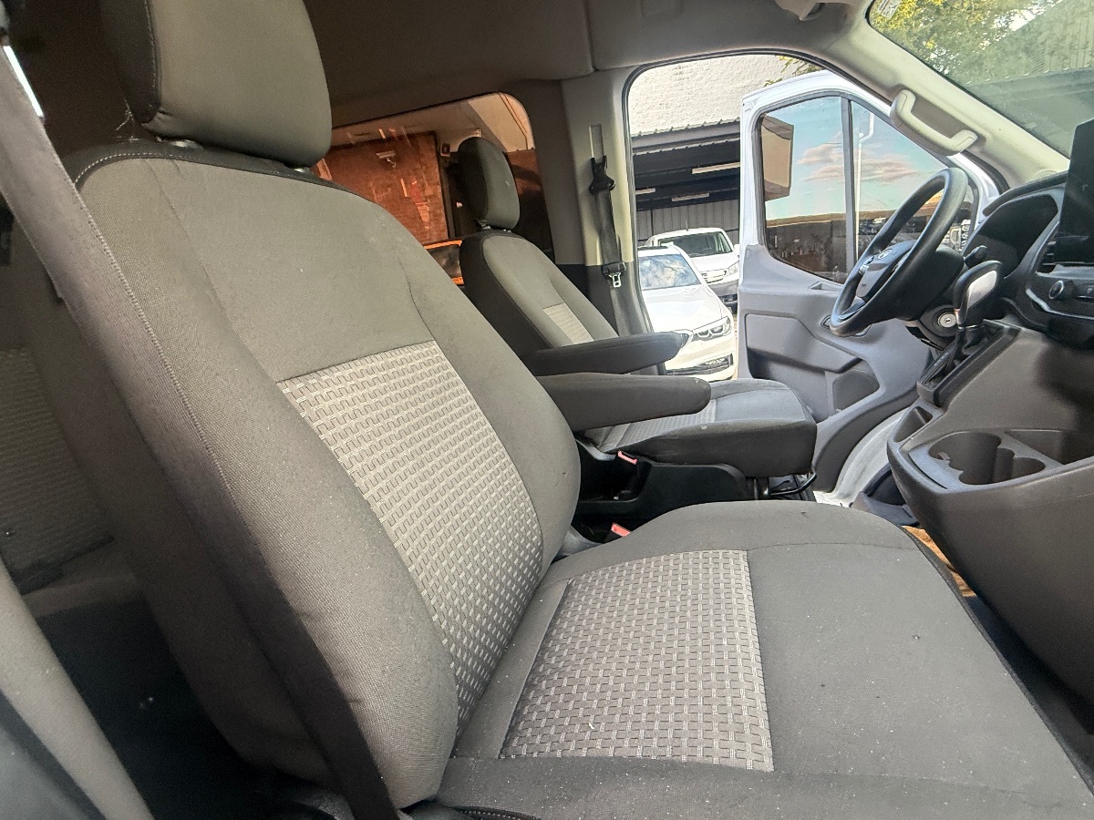 2022 Ford Transit Passenger XLT photo 16