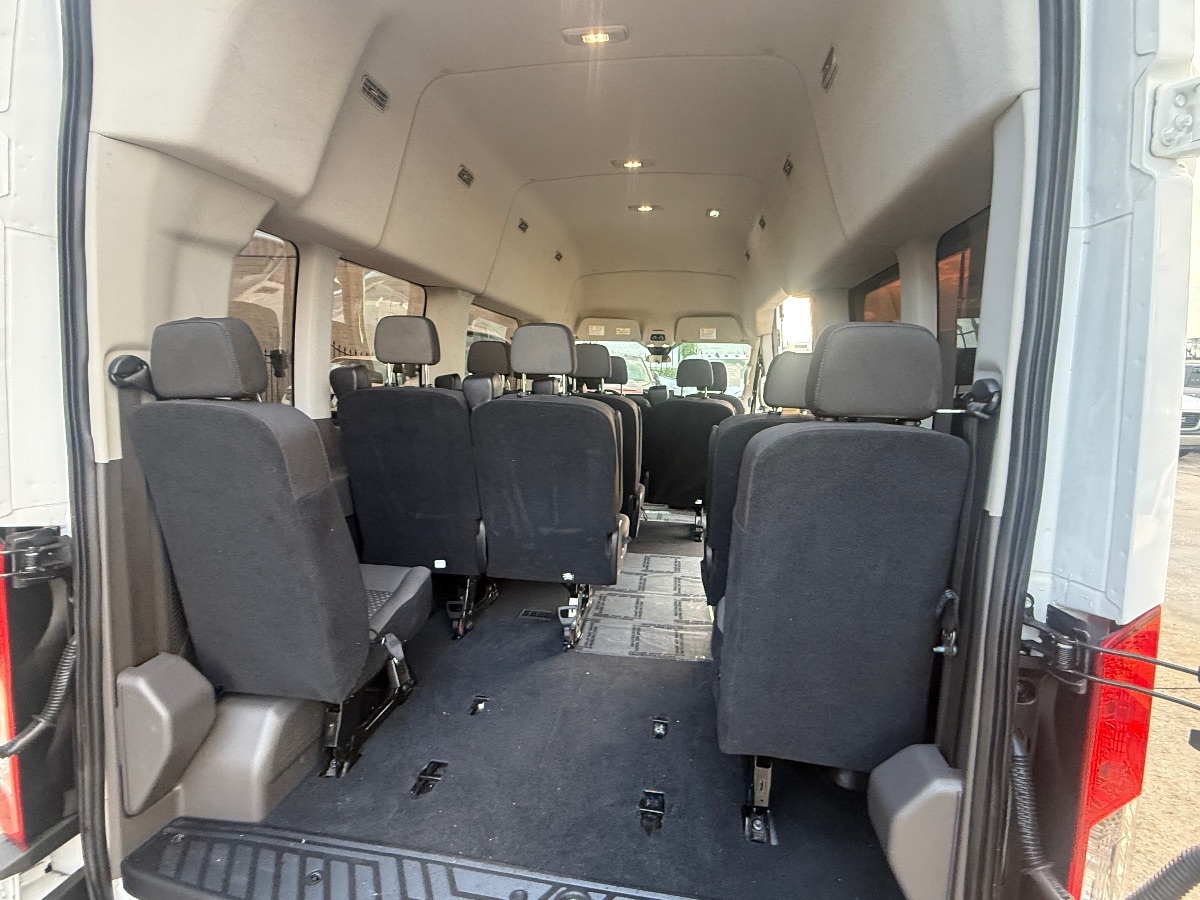 2022 Ford Transit Passenger XLT photo 17