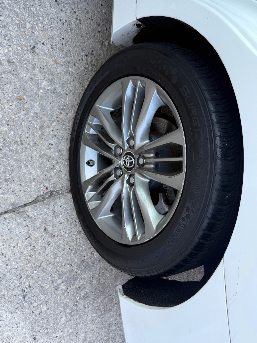 2015 Toyota Camry SE photo 7
