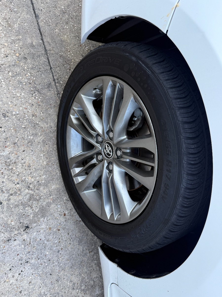 2015 Toyota Camry SE photo 6