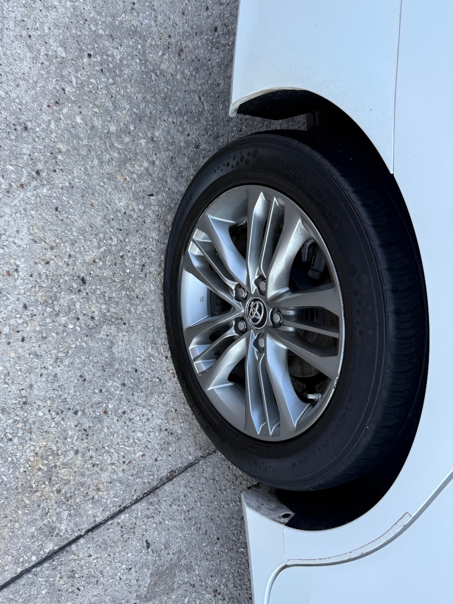 2015 Toyota Camry SE photo 8