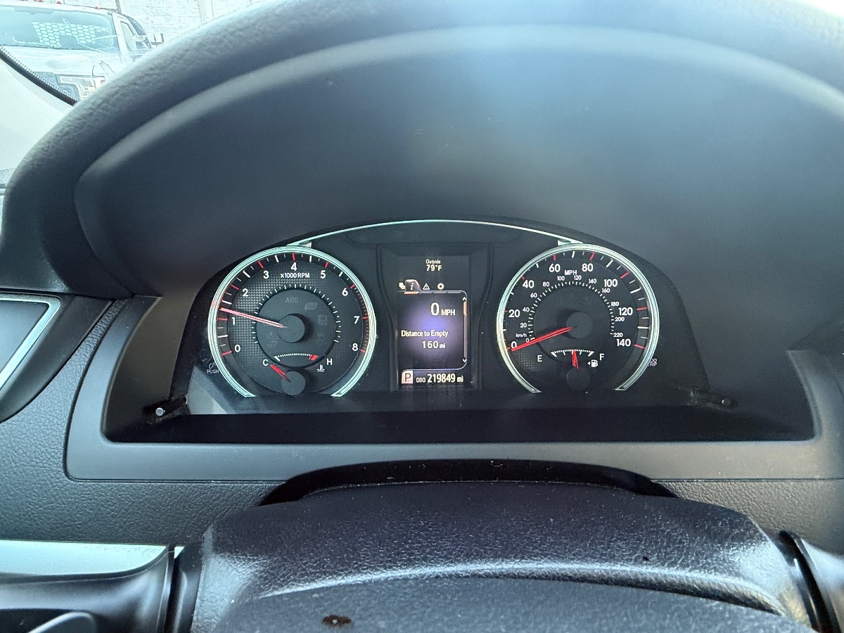 2015 Toyota Camry SE photo 20