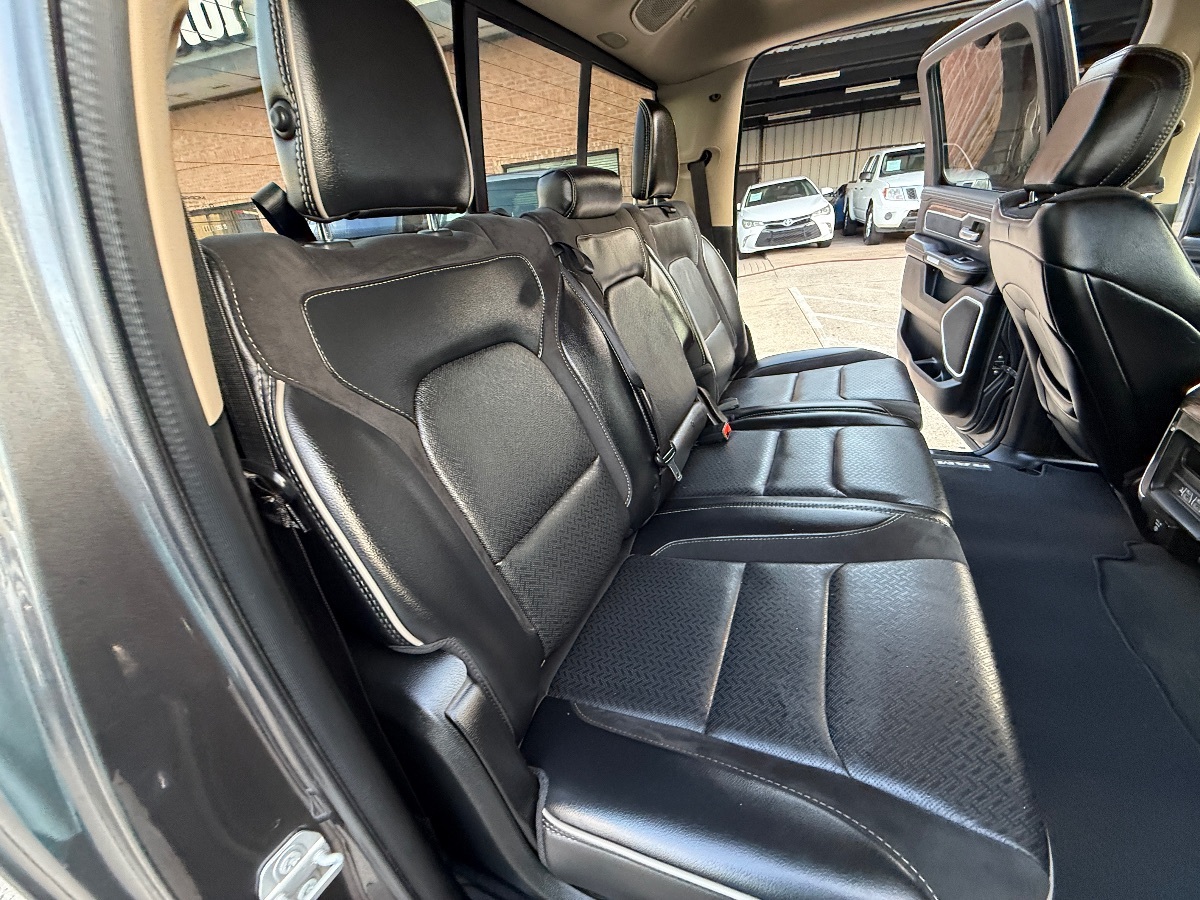 2020 Ram 1500 Laramie photo 18