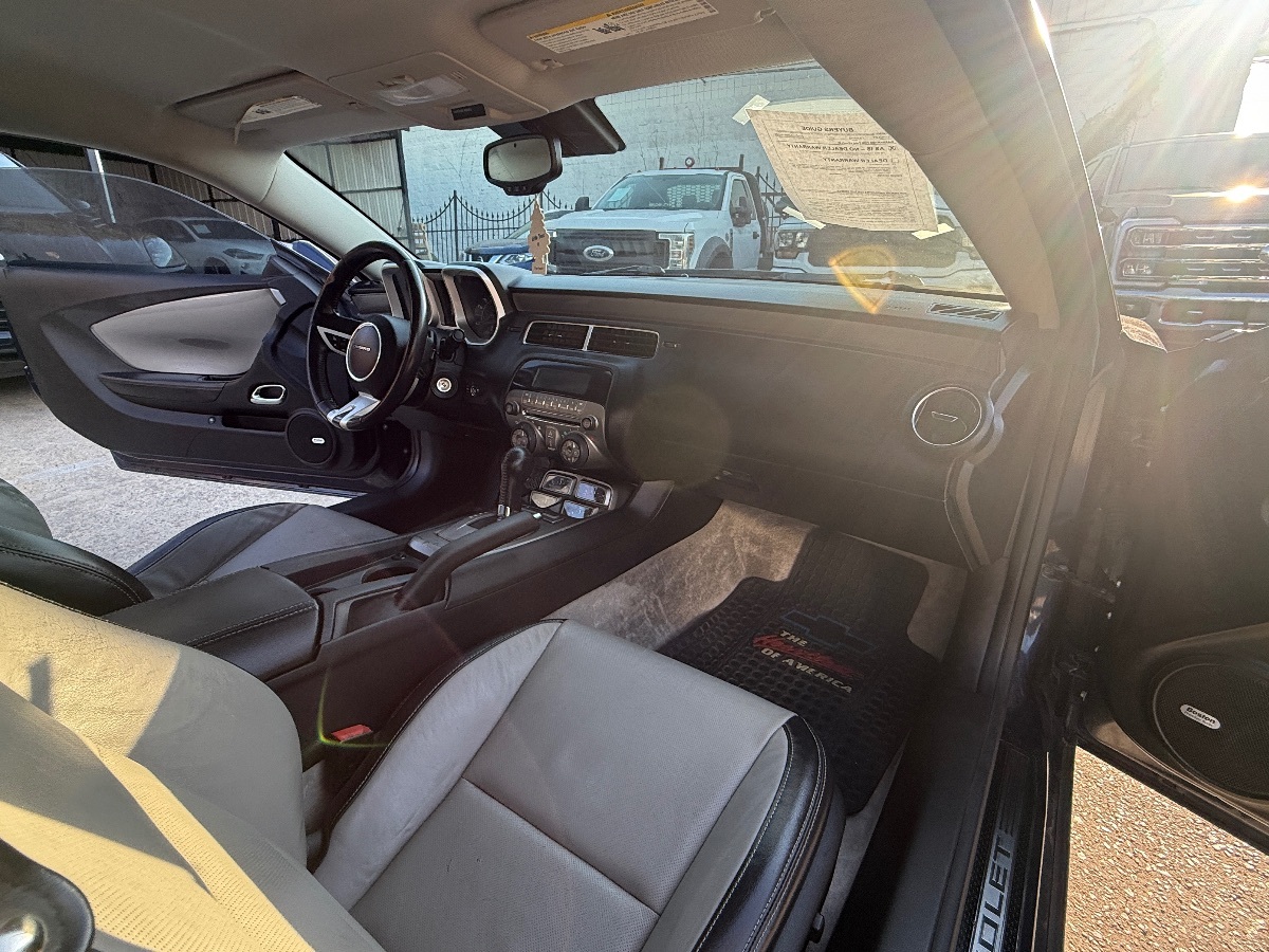 2011 Chevrolet Camaro 2SS photo 16