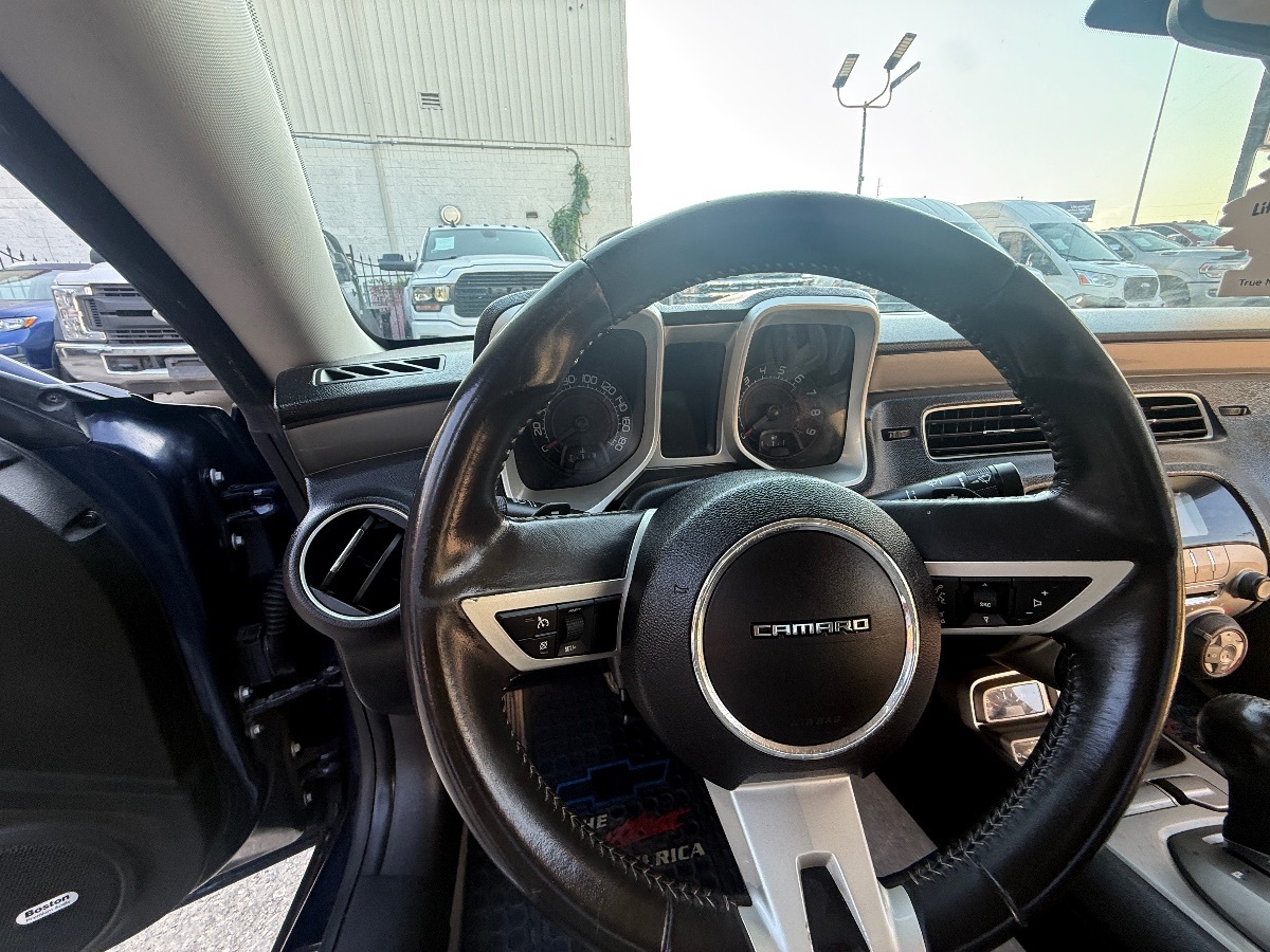 2011 Chevrolet Camaro 2SS photo 20