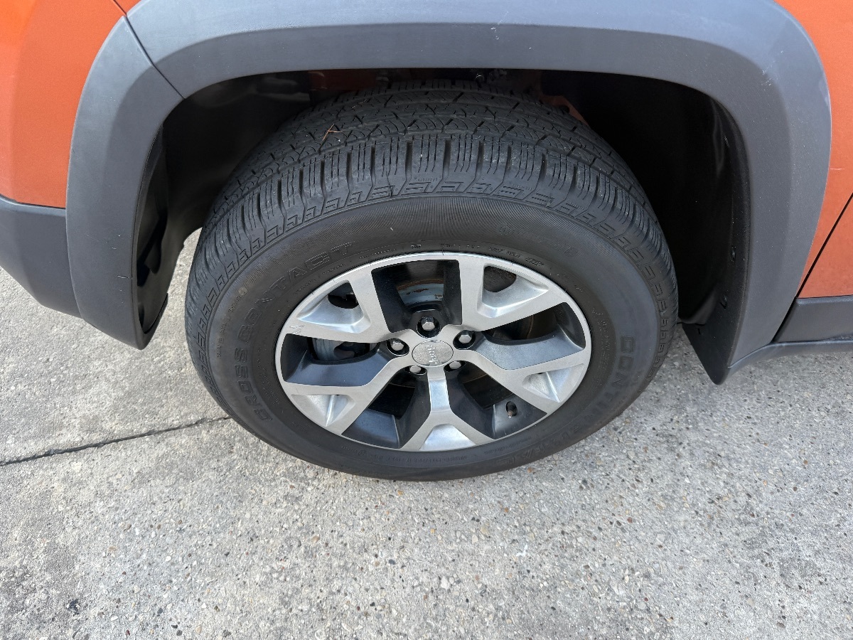 2016 Jeep Cherokee Trailhawk photo 9