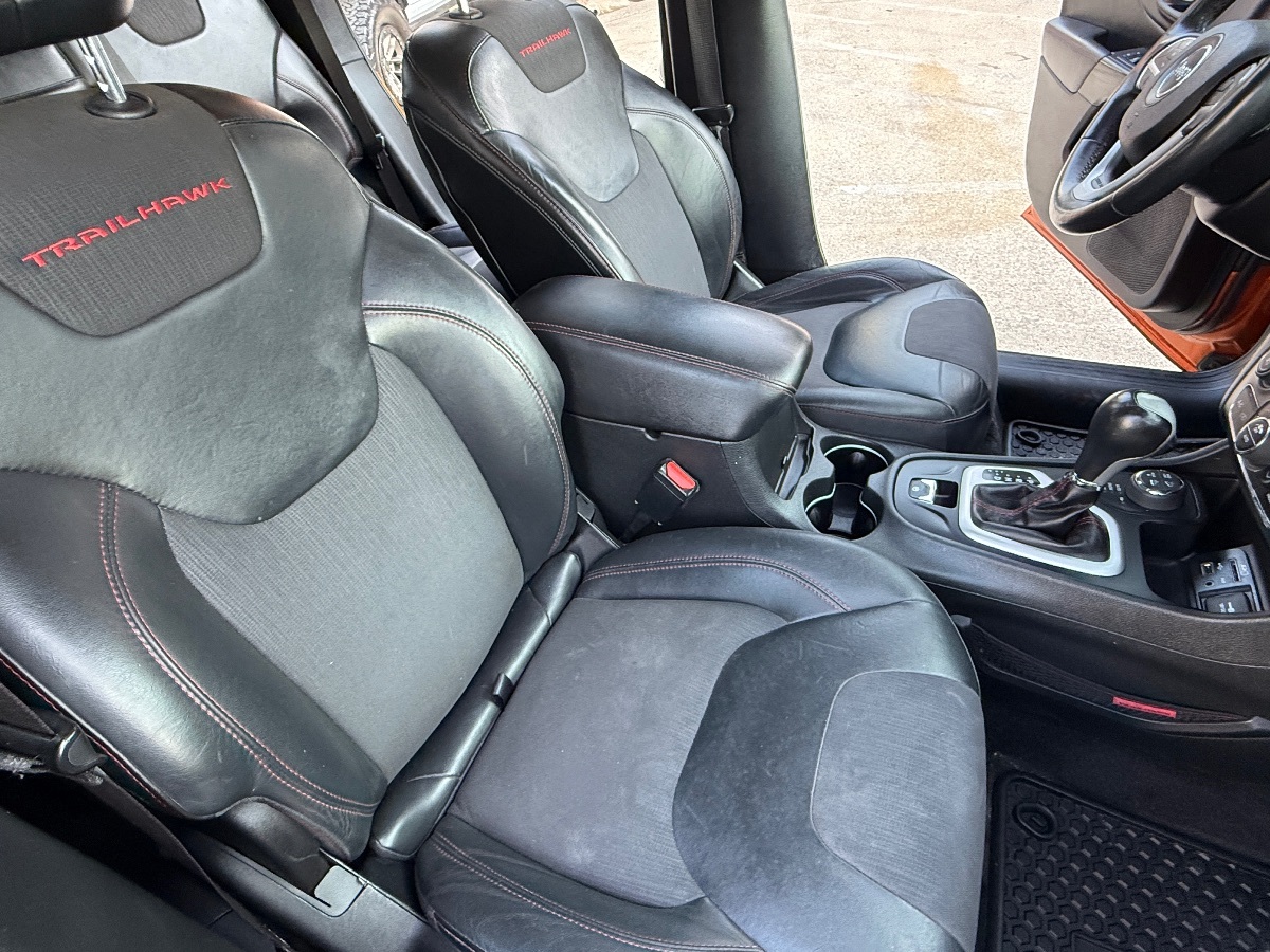 2016 Jeep Cherokee Trailhawk photo 15