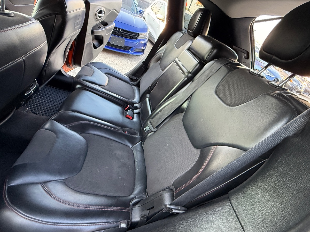 2016 Jeep Cherokee Trailhawk photo 18