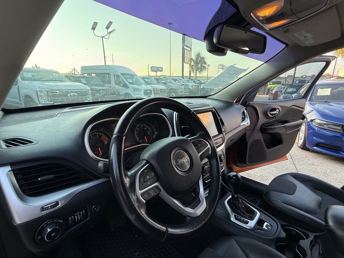 2016 Jeep Cherokee Trailhawk photo 19