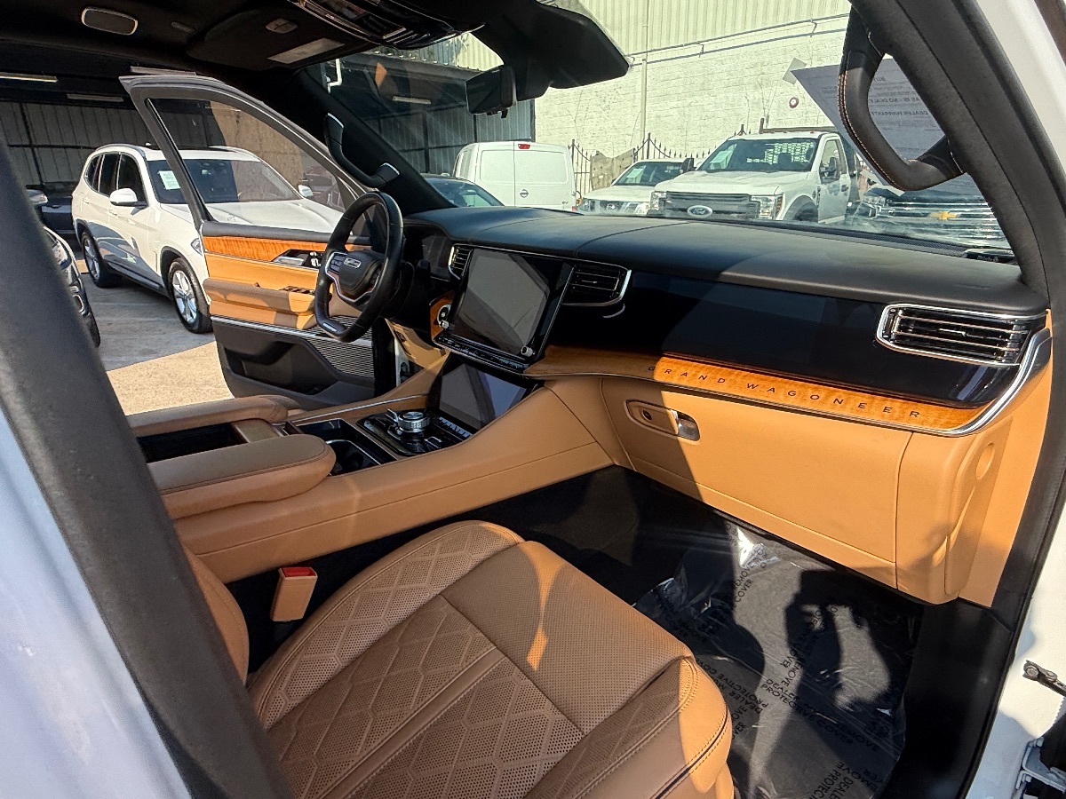 2022 Jeep Grand Wagoneer III photo 17