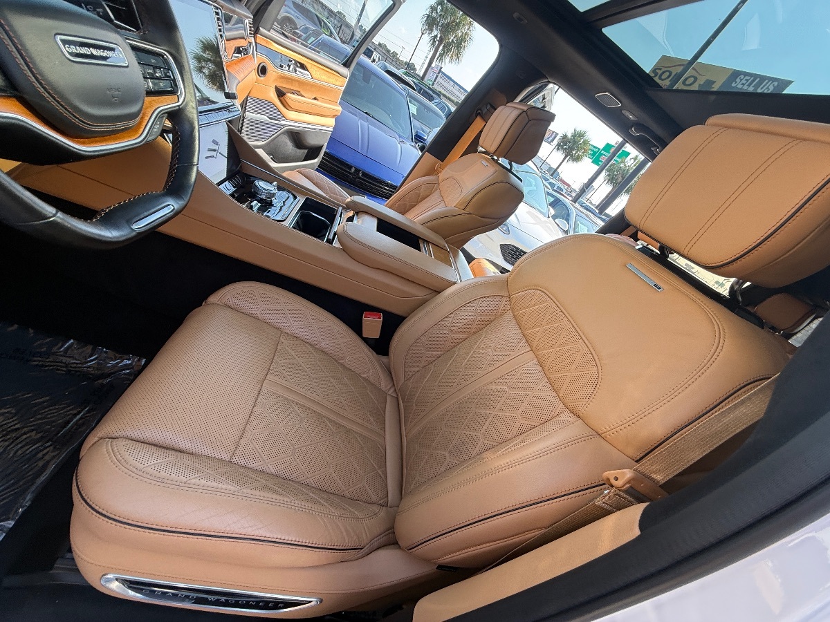 2022 Jeep Grand Wagoneer III photo 28