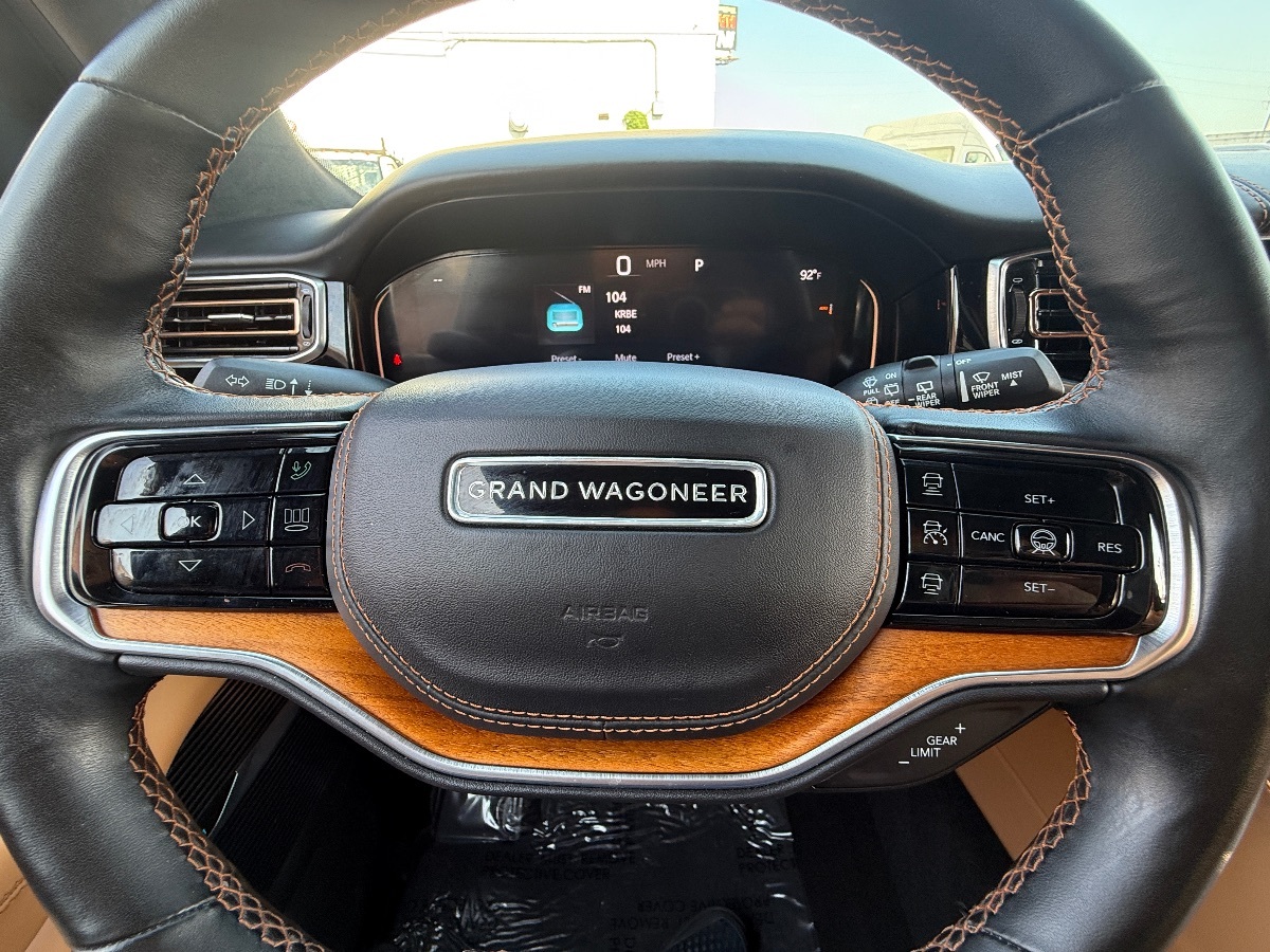 2022 Jeep Grand Wagoneer III photo 36