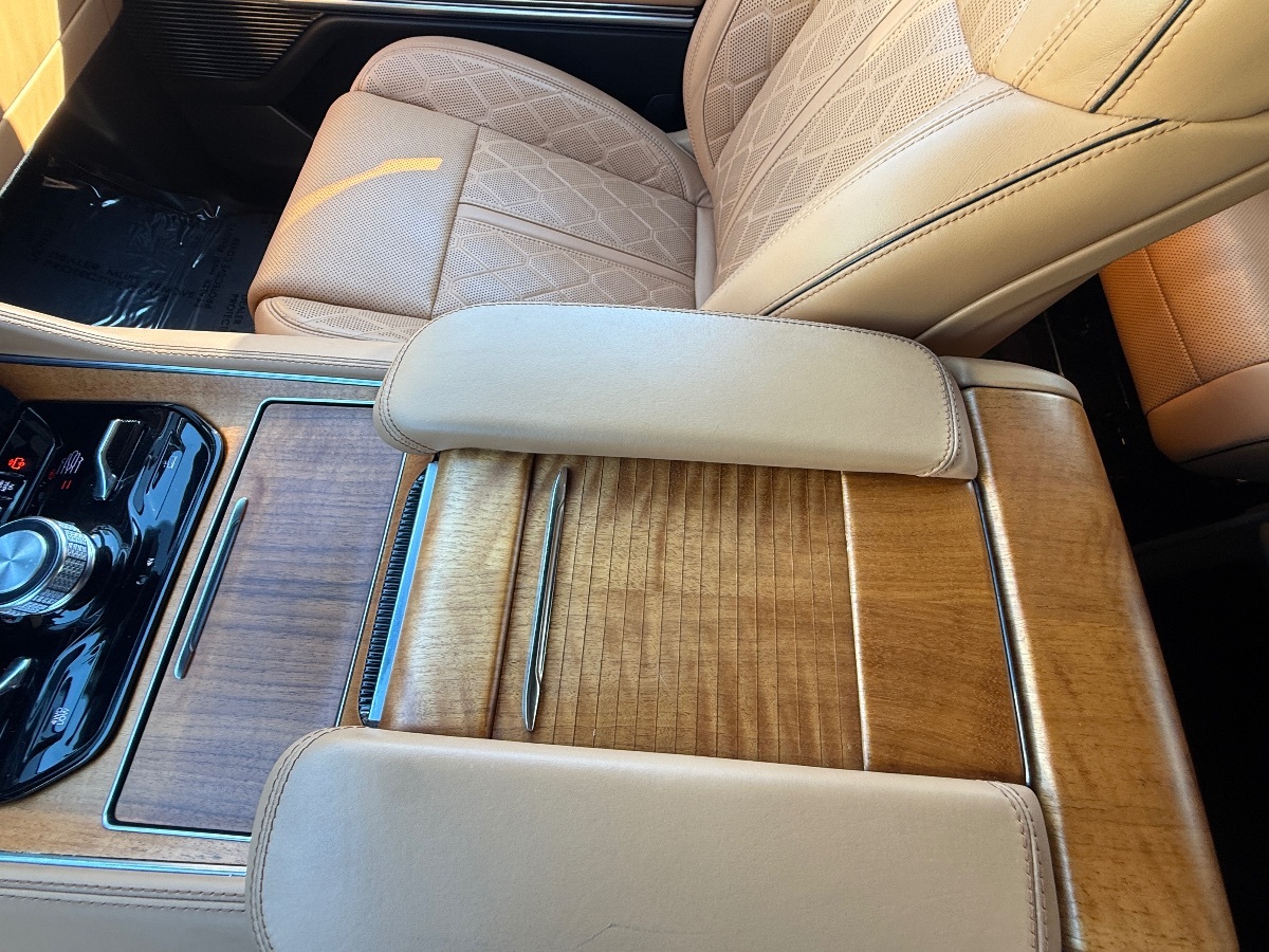 2022 Jeep Grand Wagoneer III photo 37