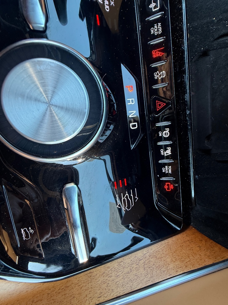 2022 Jeep Grand Wagoneer III photo 40