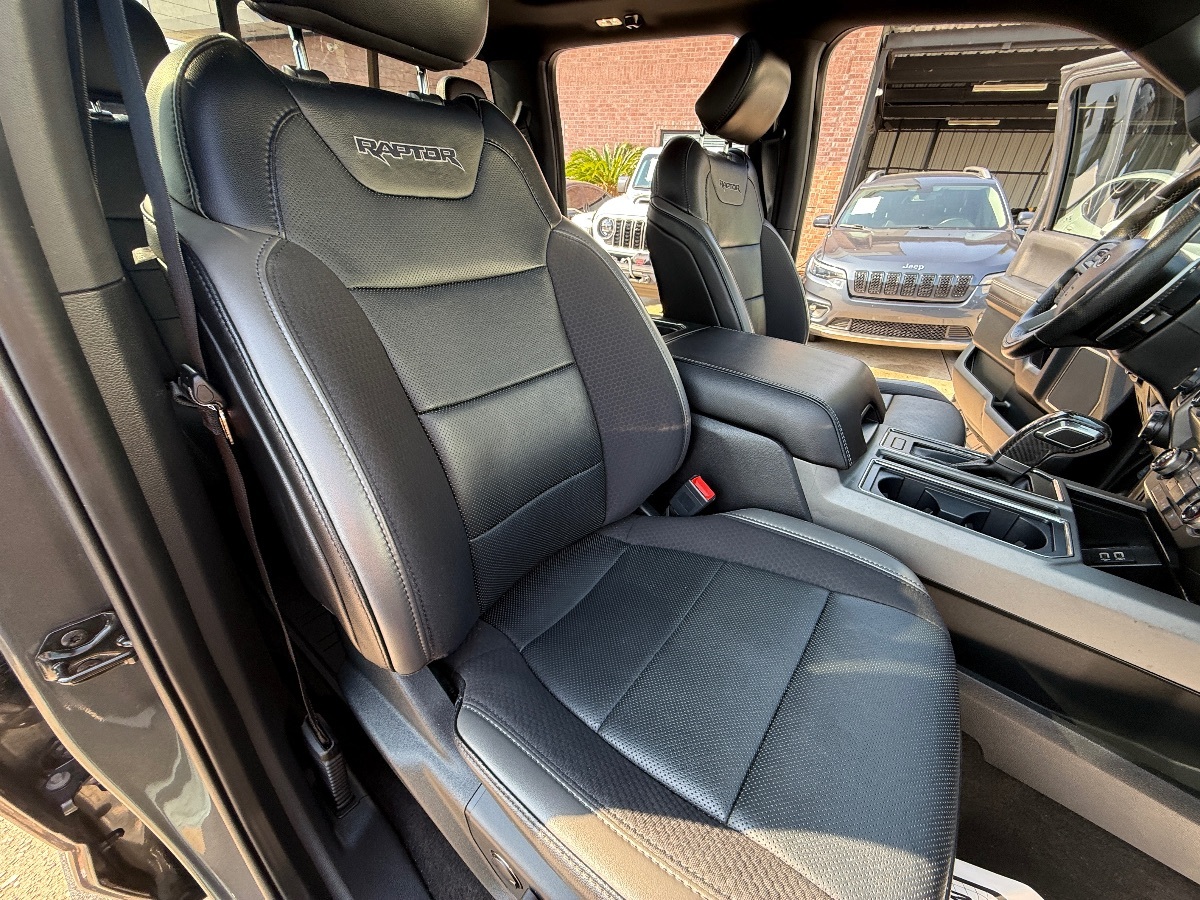 2020 Ford F-150 Raptor photo 18