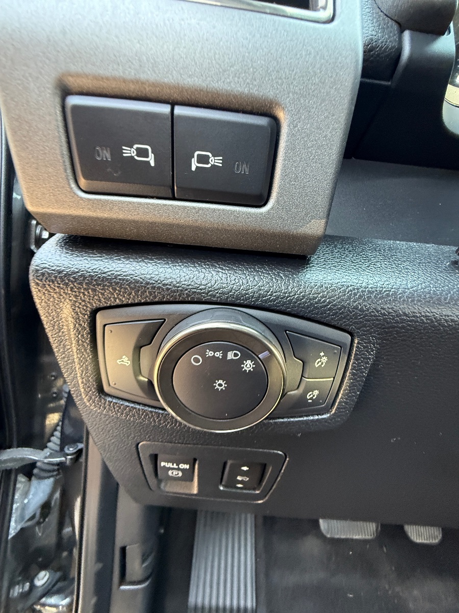 2020 Ford F-150 Raptor photo 26