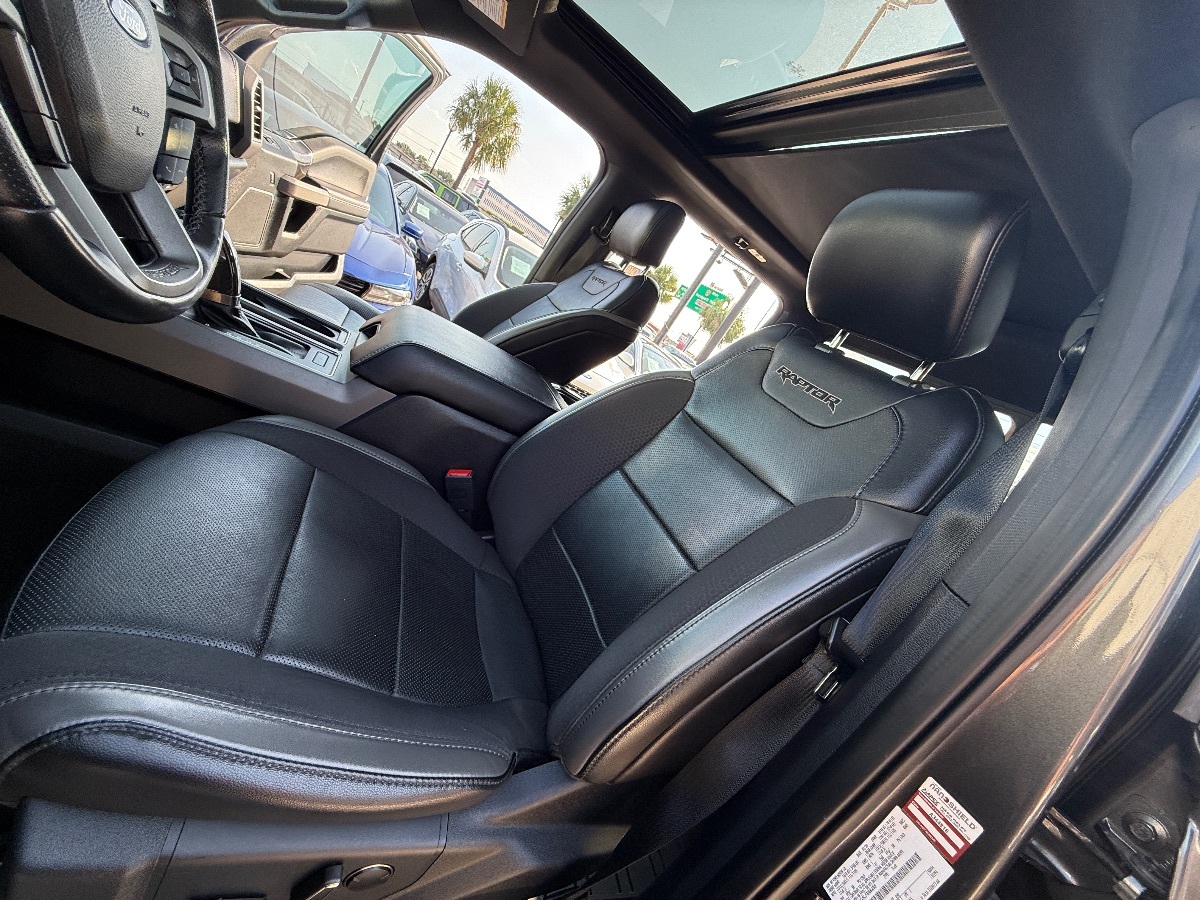 2020 Ford F-150 Raptor photo 27