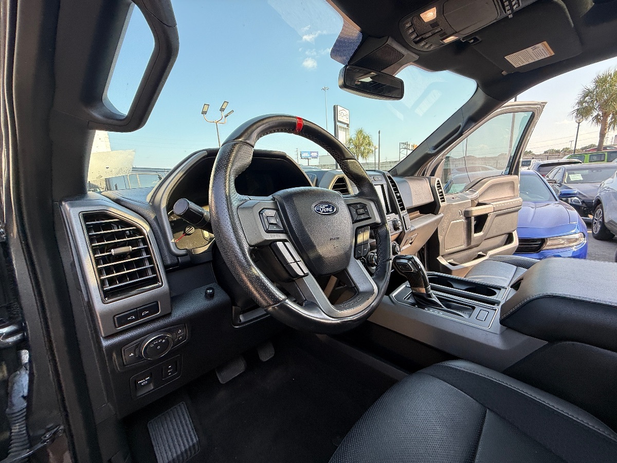 2020 Ford F-150 Raptor photo 29