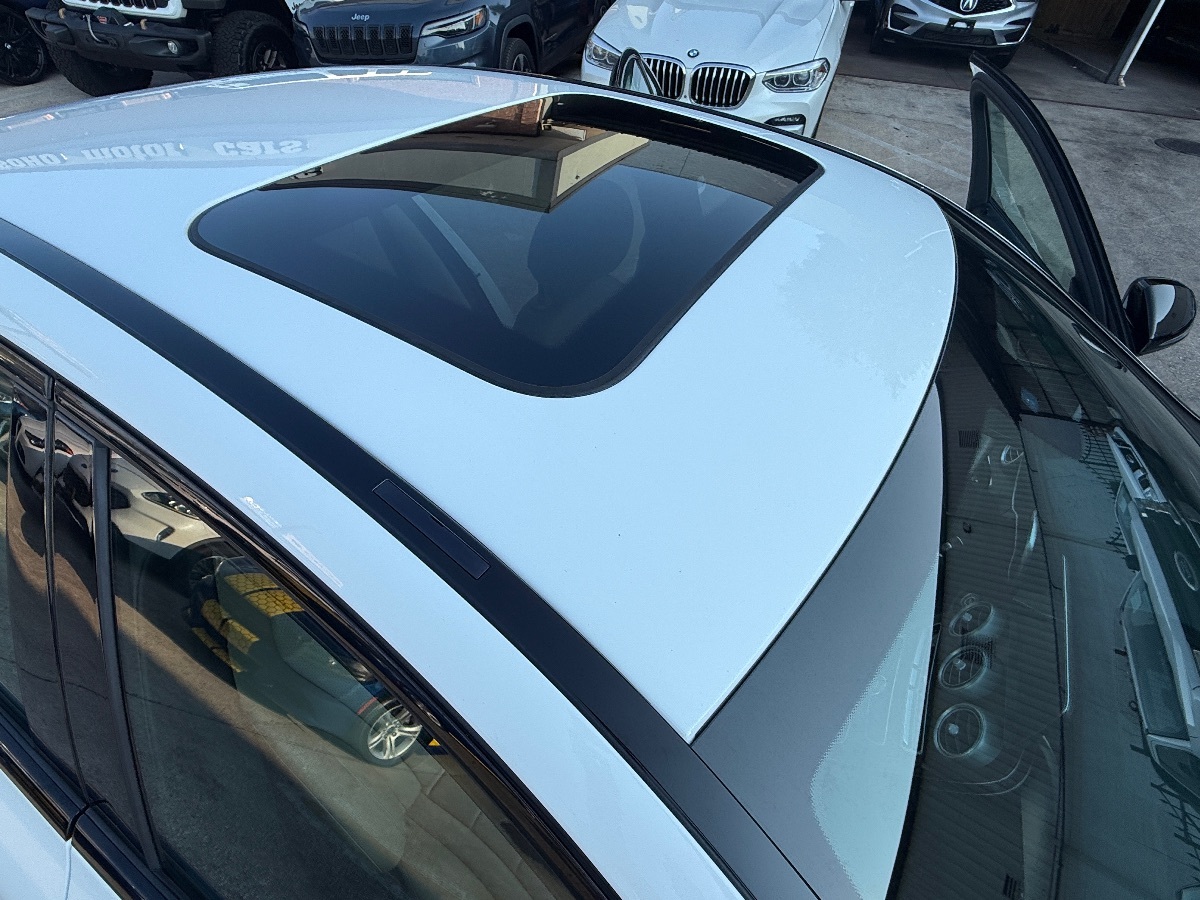 2021 Mercedes Benz C 300 photo 11