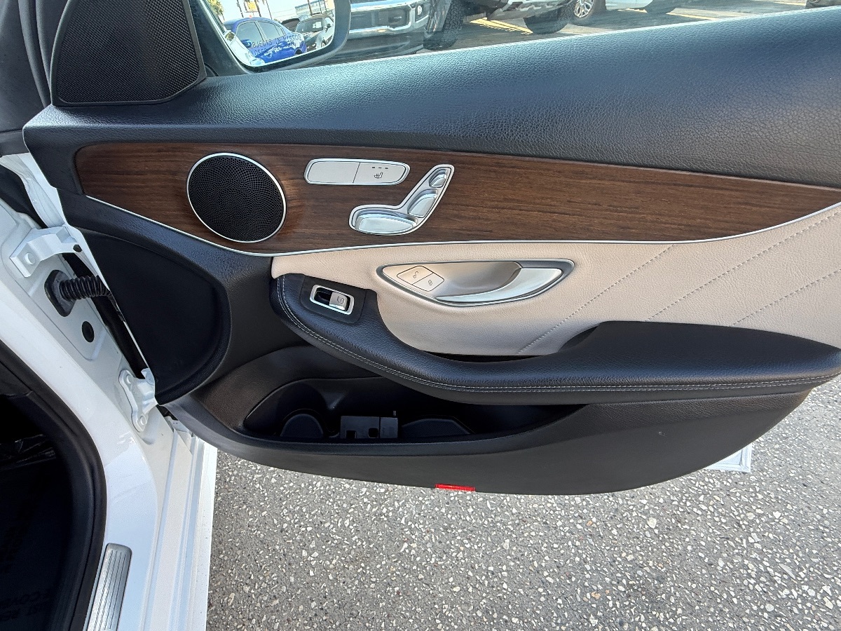 2021 Mercedes Benz C 300 photo 13