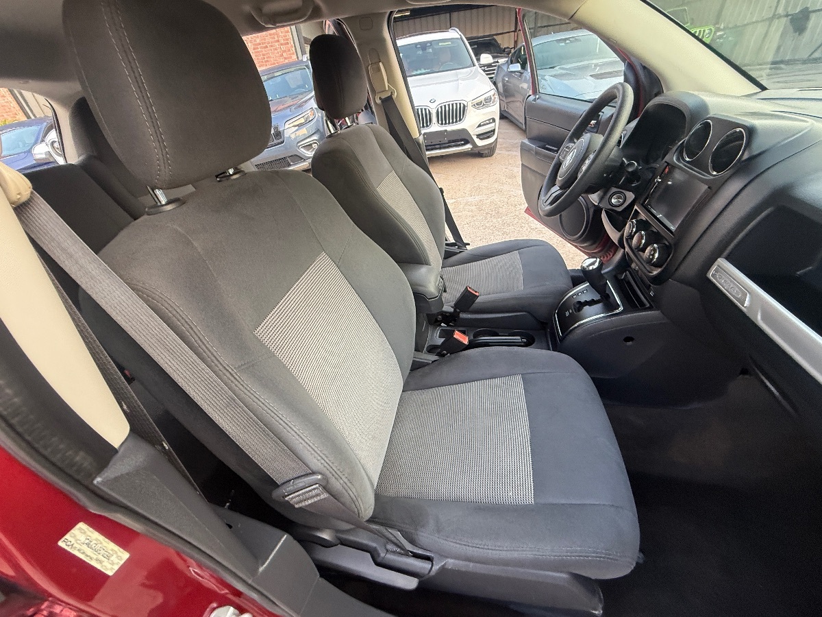 2017 Jeep Compass Sport photo 14