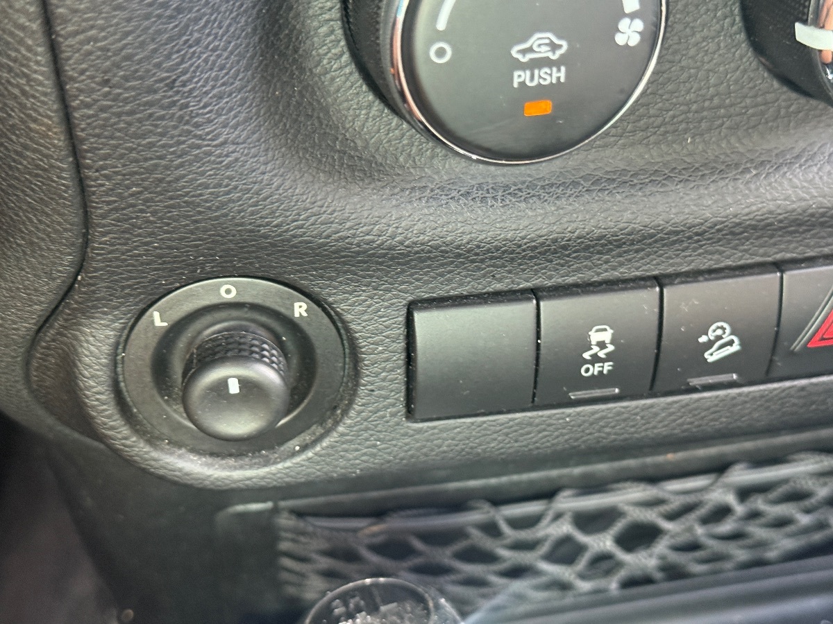 2012 Jeep Wrangler Unlimited Sport photo 19