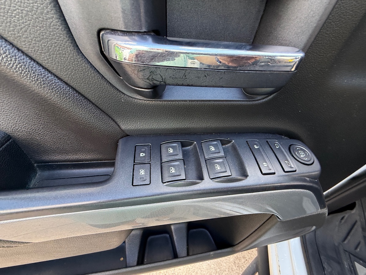 2018 Chevrolet Silverado 1500 Z71 photo 17