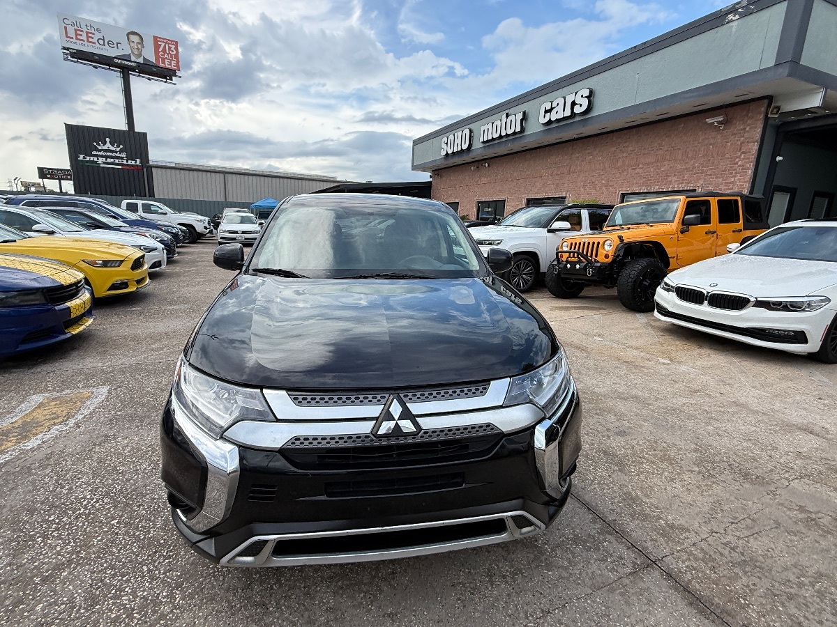 2020 Mitsubishi Outlander ES photo 7