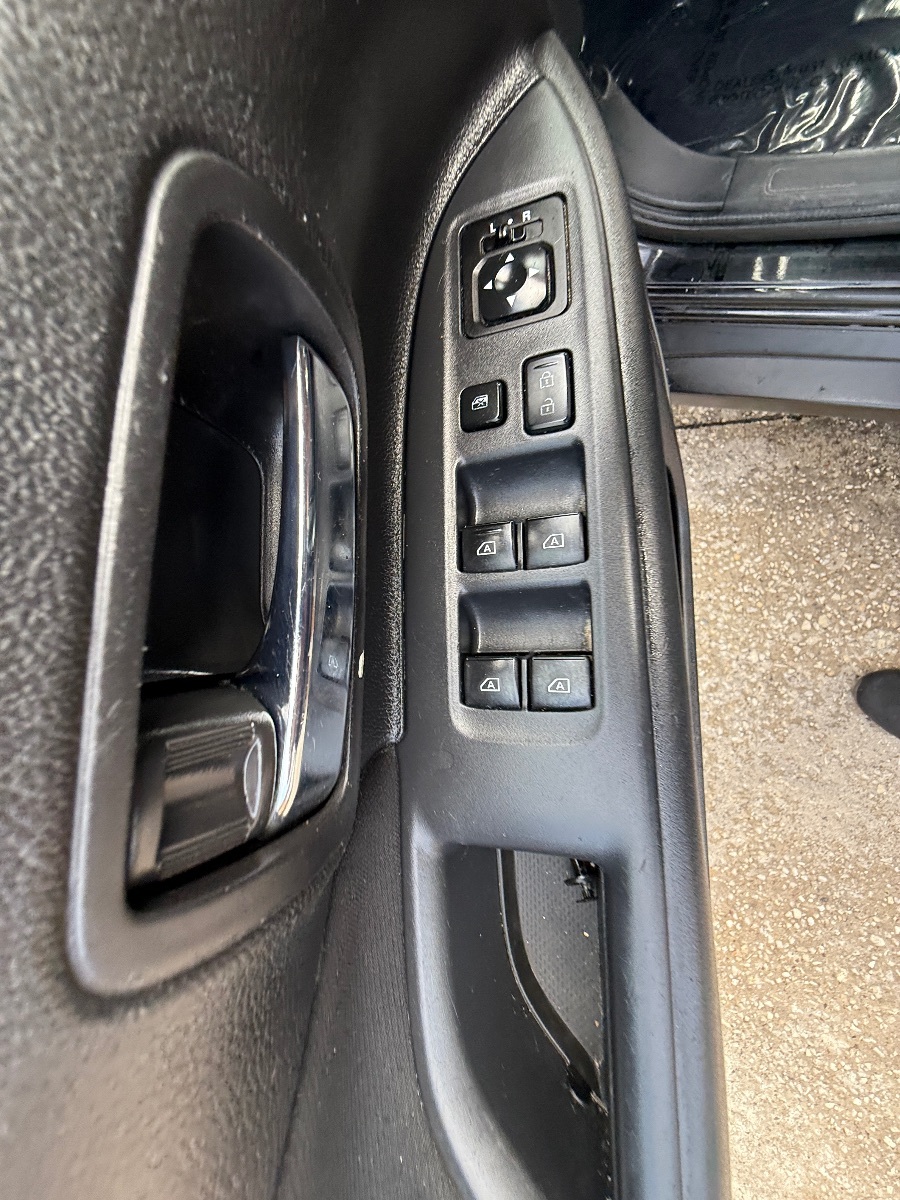 2020 Mitsubishi Outlander ES photo 17