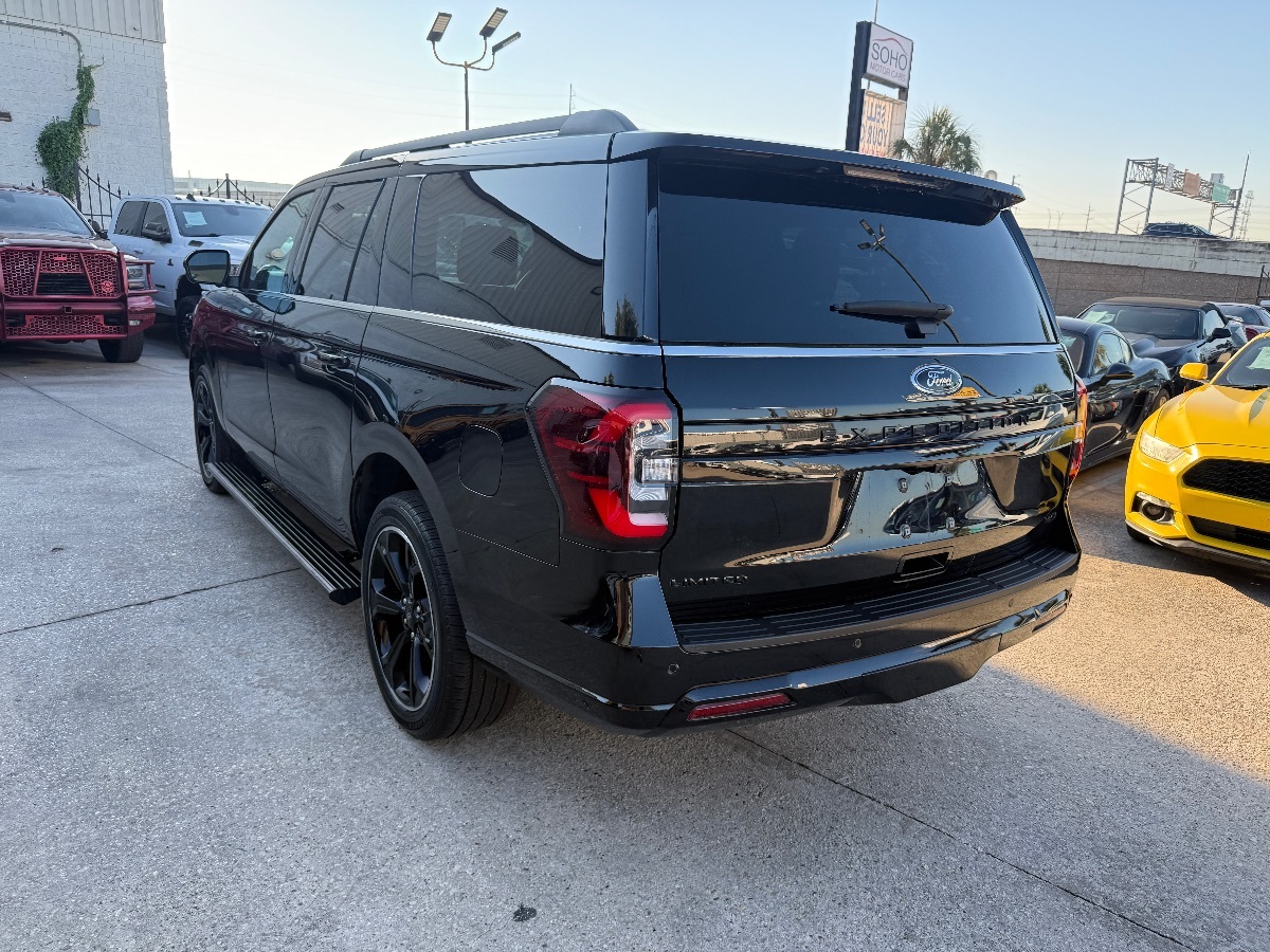 2022 Ford Expedition MAX Limited photo 5