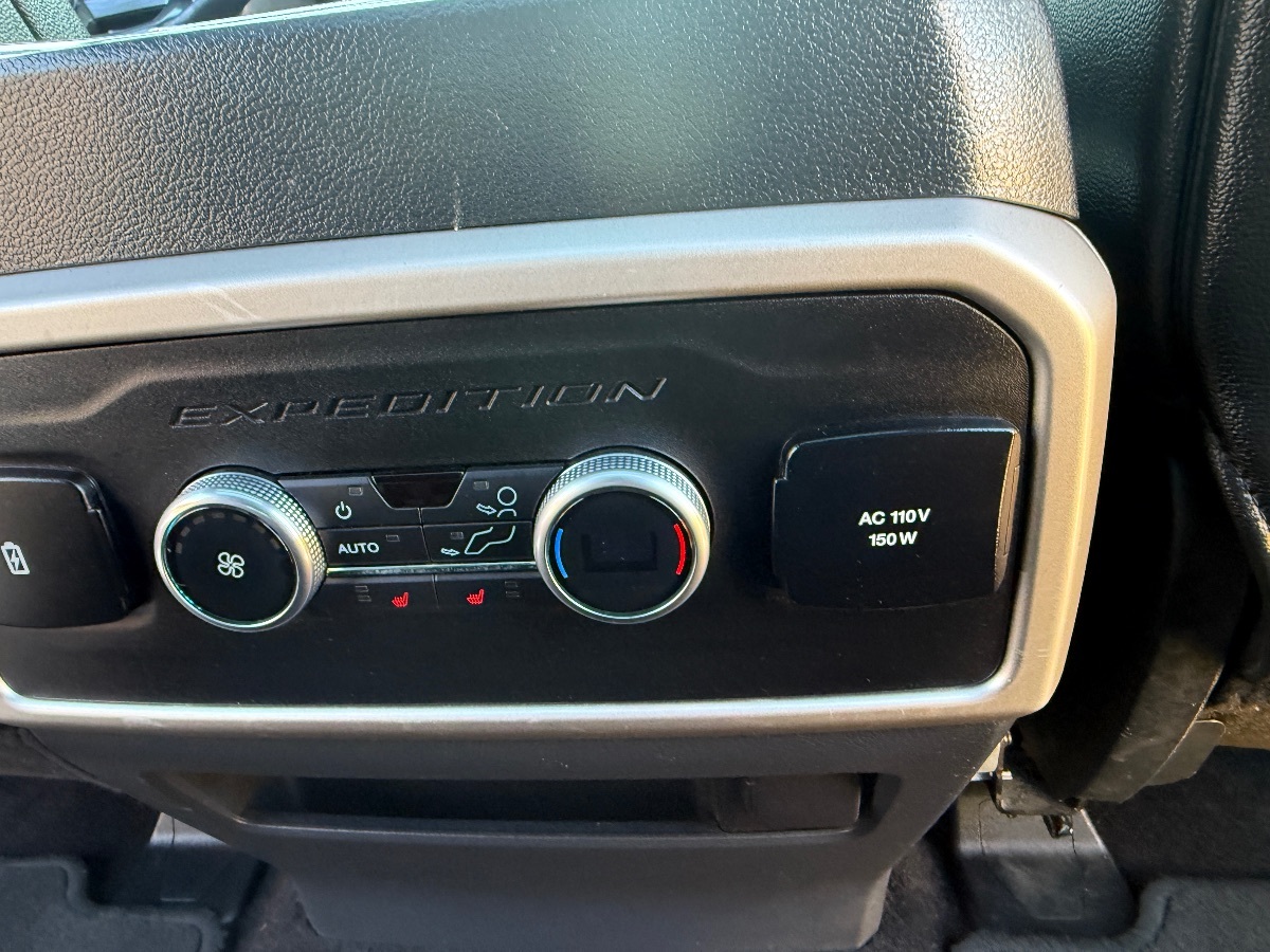 2022 Ford Expedition MAX Limited photo 18