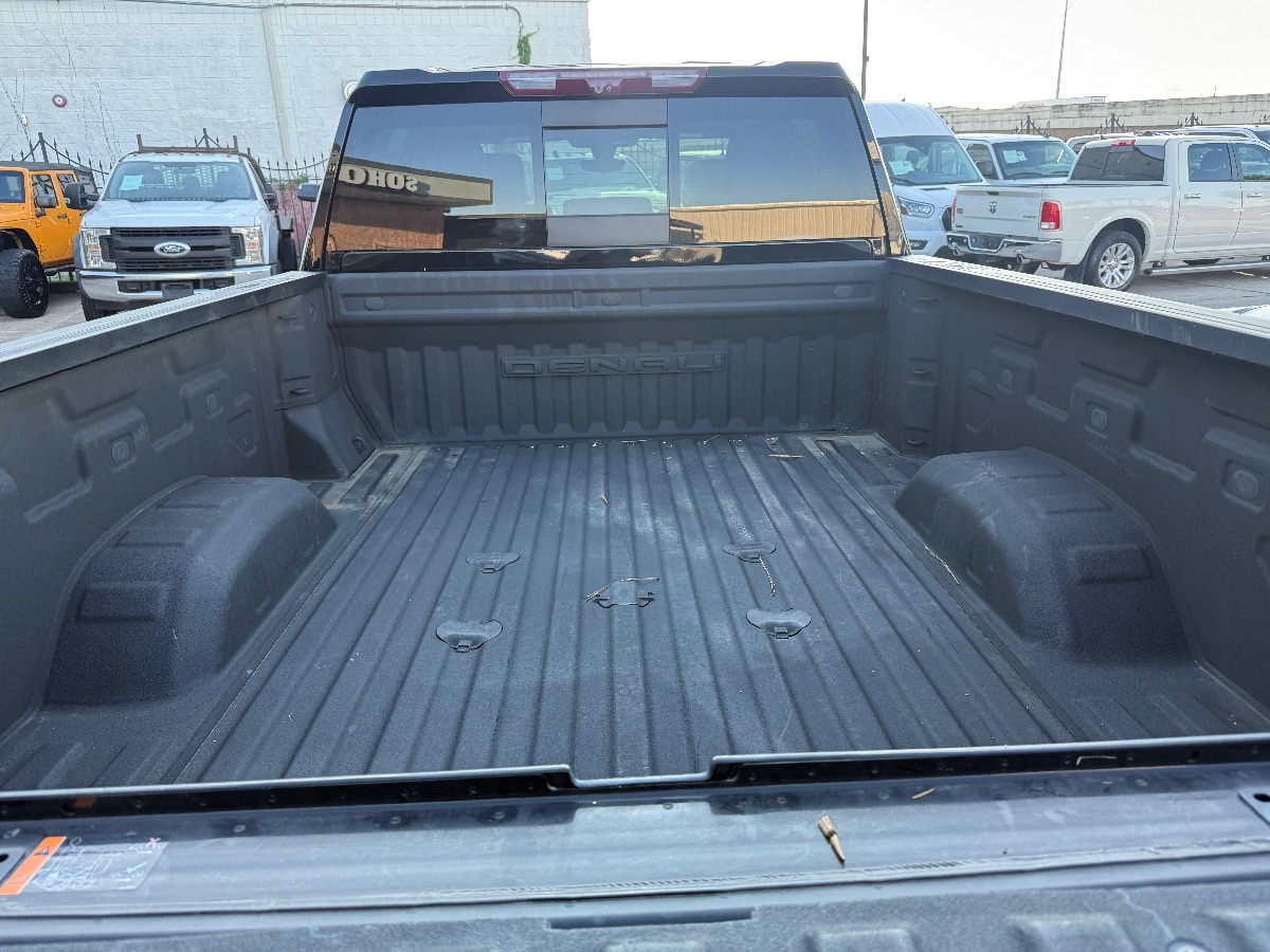 2023 Gmc Sierra HD Denali photo 2