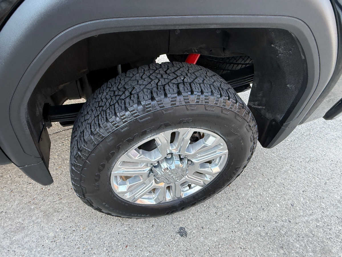 2023 Gmc Sierra HD Denali photo 8