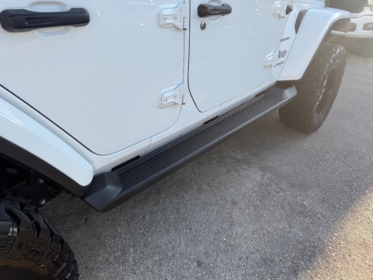 2021 Jeep Wrangler Unlimited Sahara photo 18