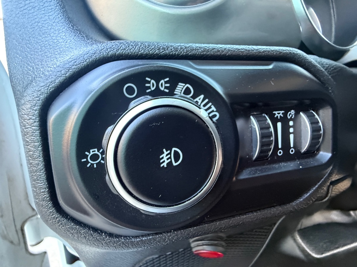 2021 Jeep Wrangler Unlimited Sahara photo 26