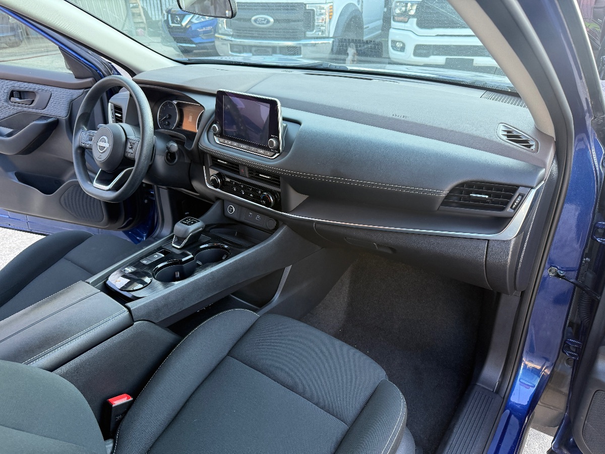 2023 Nissan Rogue S photo 13